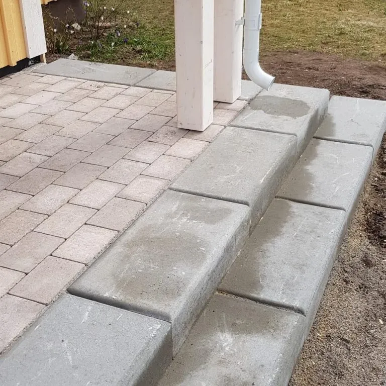 Markarbete med plattsättning